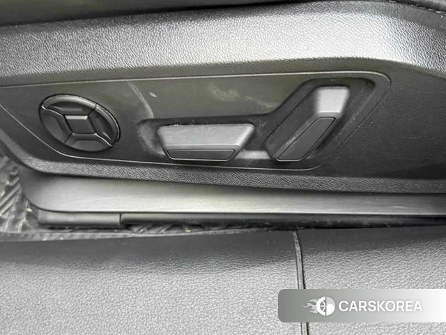 Audi A6L id 4271282 из Китая 22