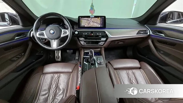 BMW 5 Series (G30) id 3350118 из Кореи 17