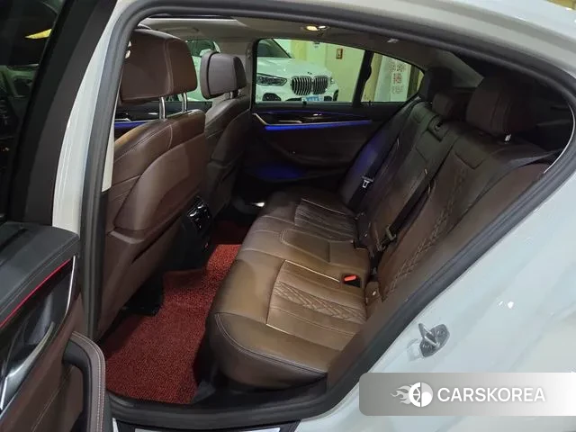 BMW 5 Series (G30) id 3539461 из Кореи 17