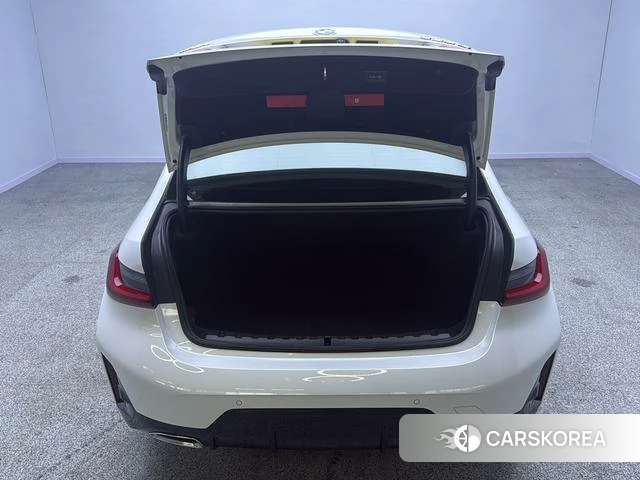 BMW 3 series id 4240705 из Китая 17