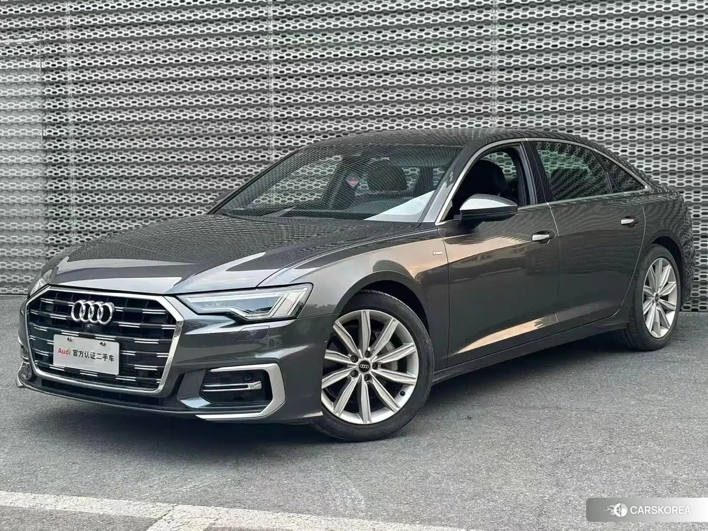 Audi A6L id 4570353 из Китая 7