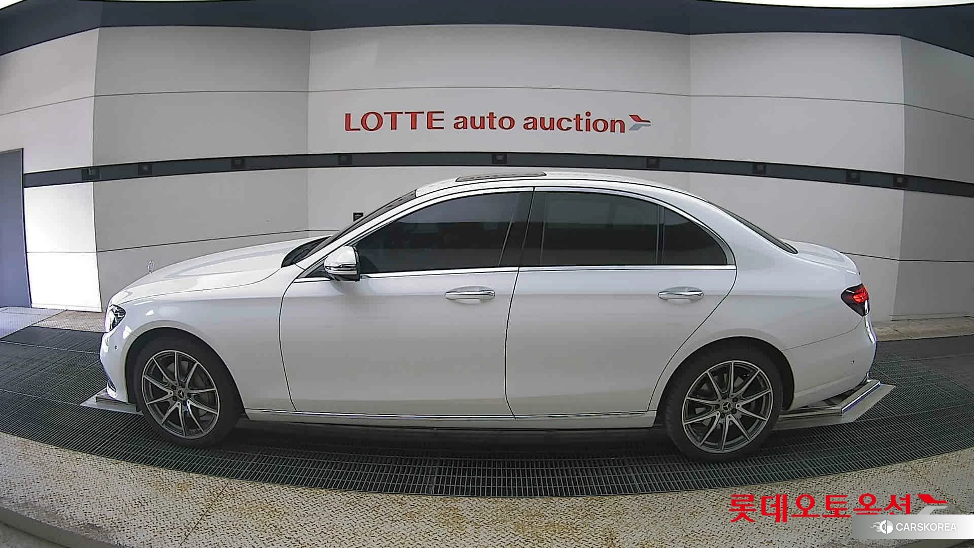 Mercedes-Benz Mercedes-Benz E300 e 4MATIC id 4289668 из Кореи 35