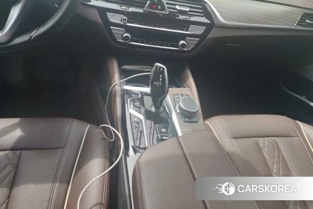 BMW 5 series PHEV id 4263957 из Китая 14