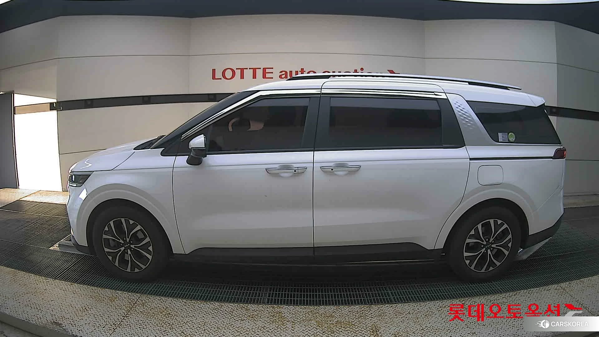 Kia Carnival id 4674182 из Кореи 35