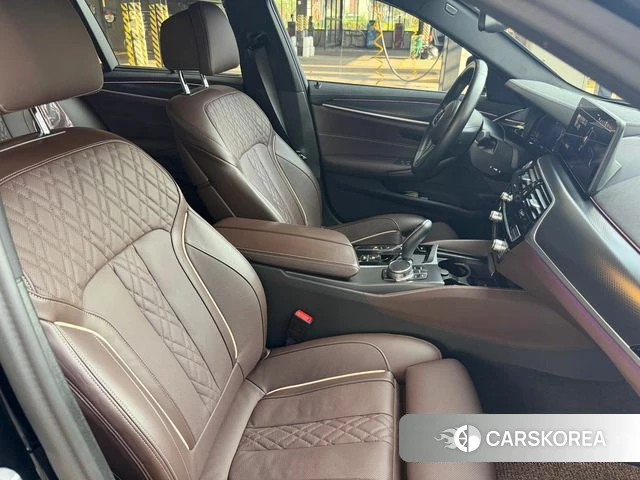 BMW 5 Series (G30) id 4577949 из Кореи 13