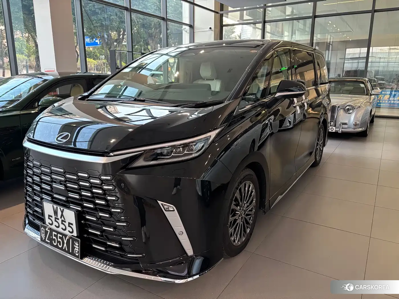 Lexus LM id 4680482 из Китая 8