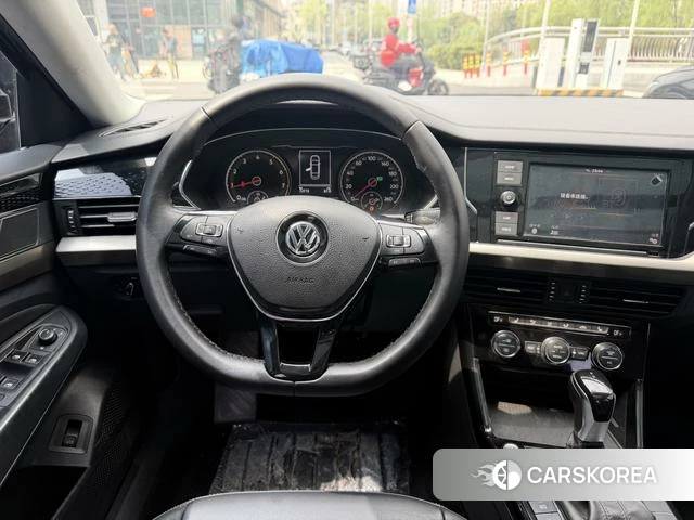 Volkswagen Passat id 4241845 из Китая 13
