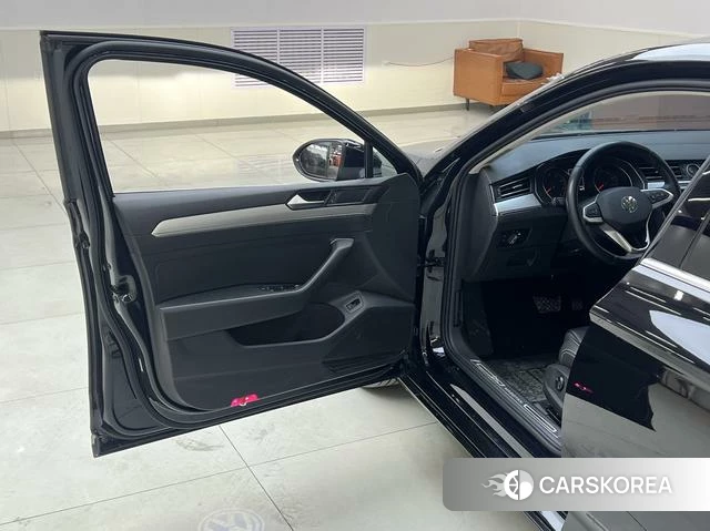 Volkswagen Magotan id 4278546 из Китая 16