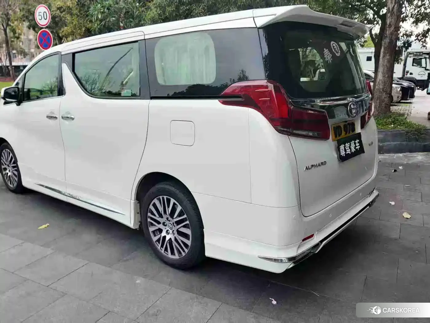 Toyota Alphard id 4538757 из Китая 13