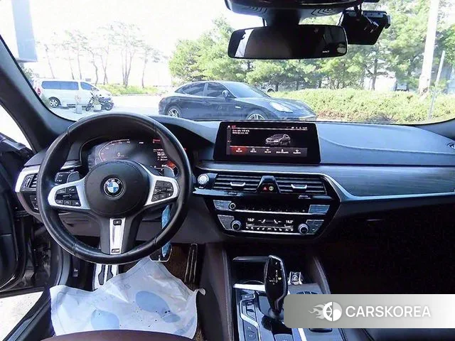 BMW 5 Series (G30) id 3018430 из Кореи 17