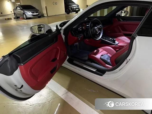 Porsche 911(992) id 3741915 из Кореи 7