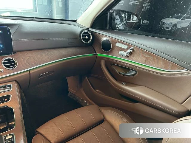 Mercedes-Benz E-class id 4348441 из Китая 13