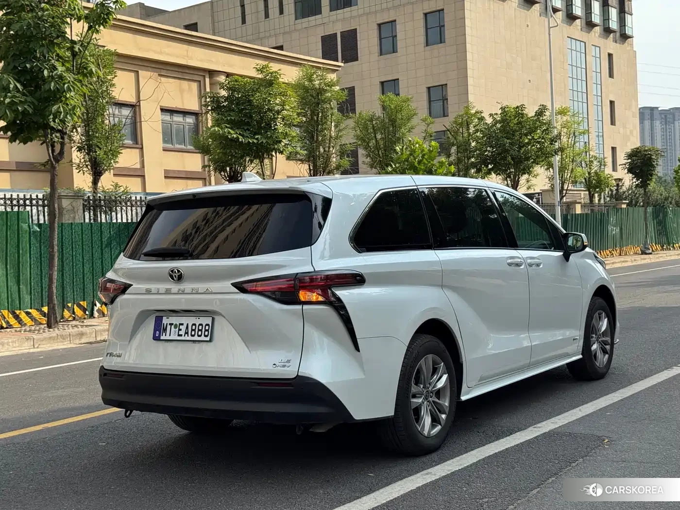 Toyota Sienna id 4545909 из Китая 7