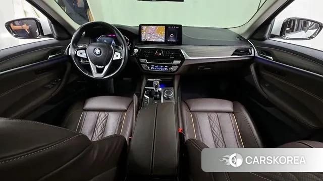 BMW 5 Series (G30) id 3089866 из Кореи 17