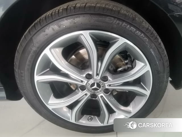 Mercedes-Benz E-class id 4218667 из Китая 21
