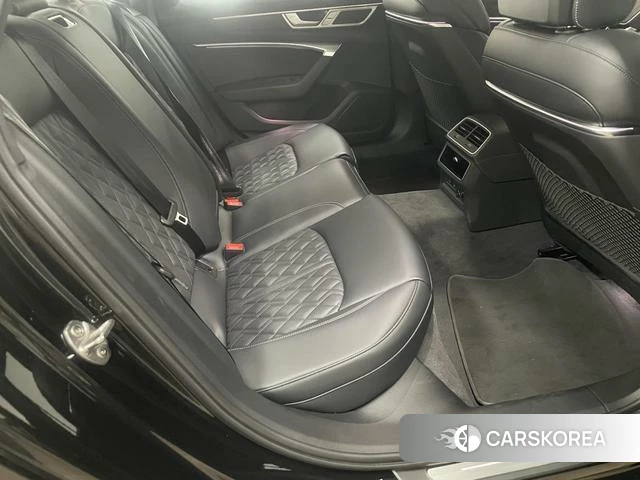 Audi A6L id 3944861 из Китая 9