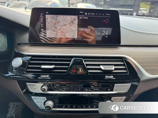 BMW 5 Series (G30) id 3283372 из Кореи 17