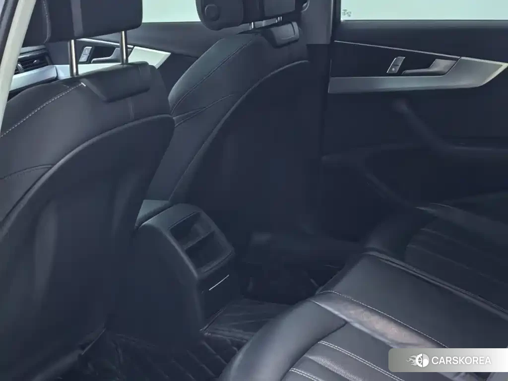 Audi A4L id 4559853 из Китая 13