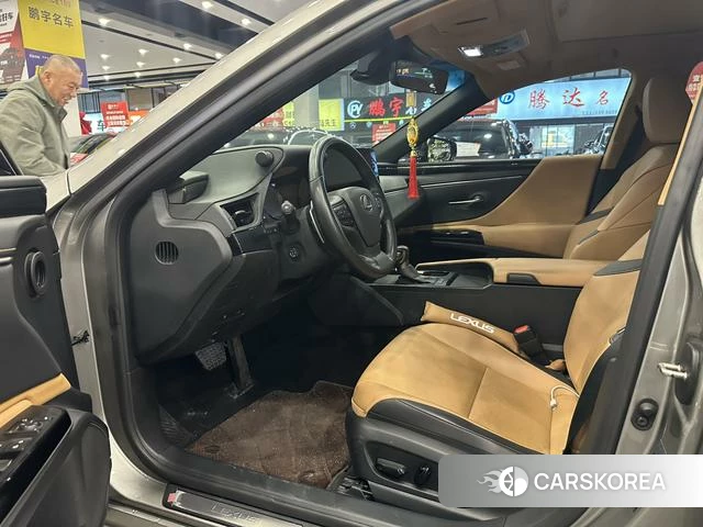 Lexus ES id 4297539 из Китая 10