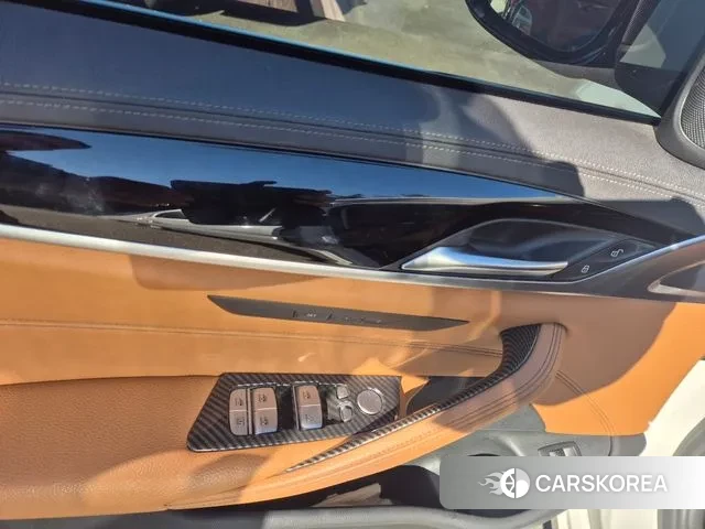 BMW 5 Series (G30) id 3443130 из Кореи 16