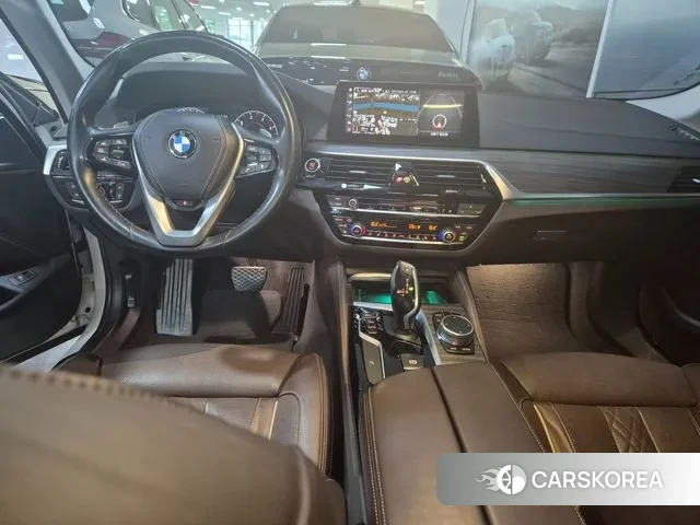 BMW 5 Series (G30) id 3018511 из Кореи 17