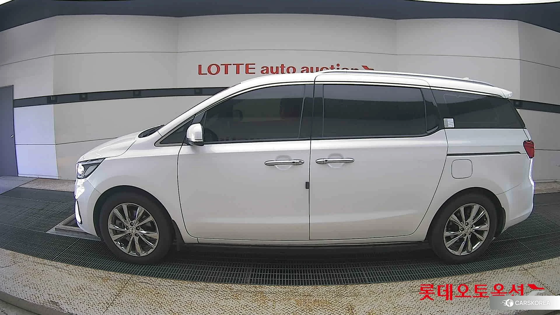 Kia Carnival id 4902436 из Кореи 34