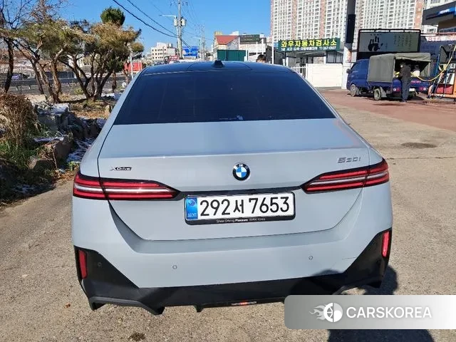 BMW 5 Series (G60) id 3451875 из Кореи 17