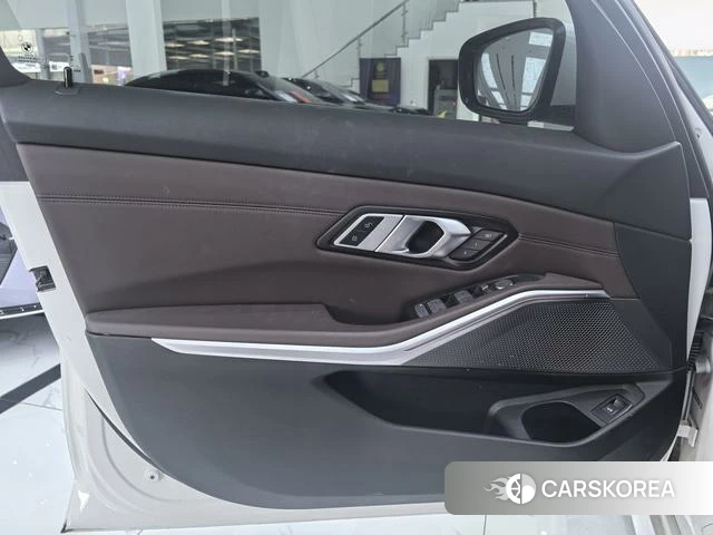 BMW 3 series id 4341554 из Китая 12
