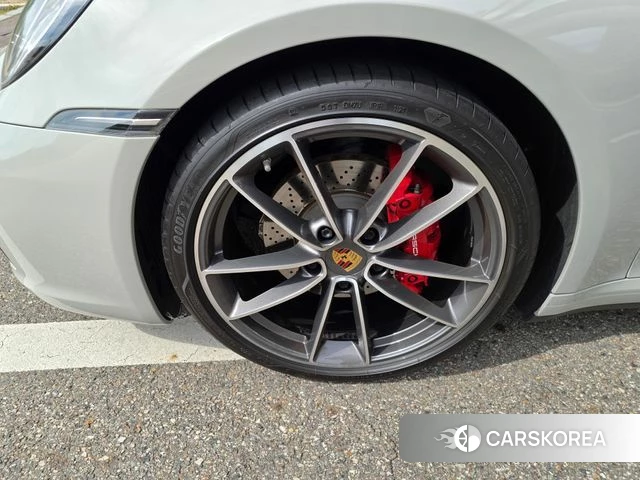 Porsche 911(992) id 4724172 из Кореи 9