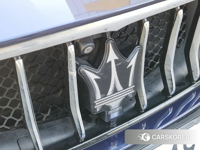 Maserati Quattroporte id 3900062 из Кореи 17