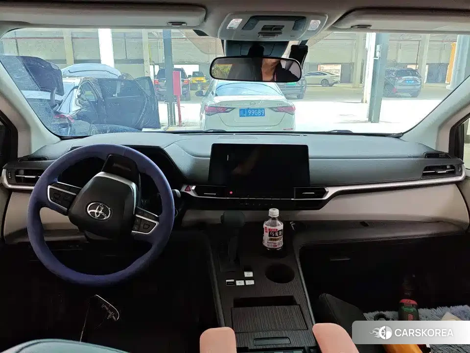 Toyota Sienna id 4601843 из Китая 7