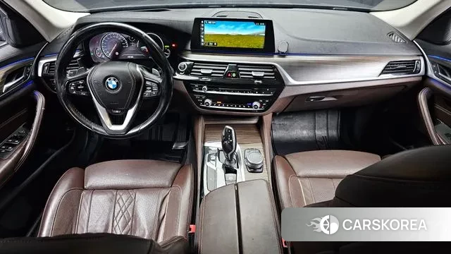 BMW 5 Series (G30) id 3515309 из Кореи 17