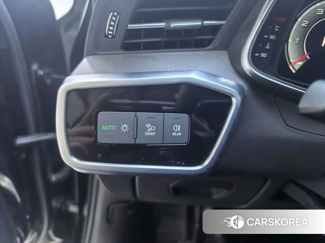 Audi A6L id 4207145 из Китая 14