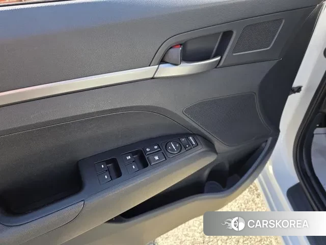 Hyundai Avante AD id 3449691 из Кореи 17