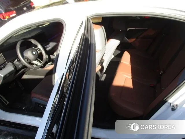 BMW 5 Series (G60) id 3619425 из Кореи 17