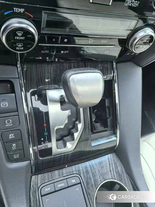 Lexus LM id 4348575 из Китая 8