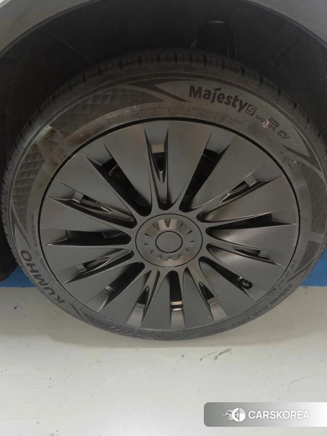 Tesla Model Y id 4511278 из Кореи 7