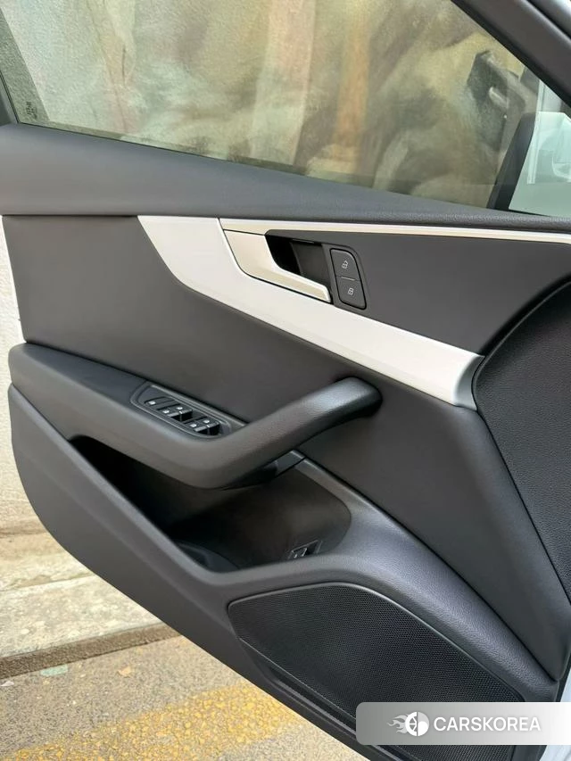 Audi A4L id 4353260 из Китая 12
