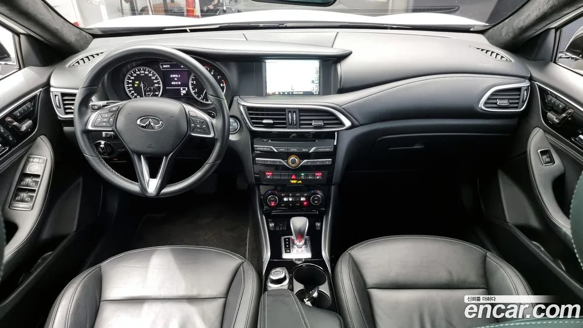 Infiniti Q30 id 2019181 из Кореи 17