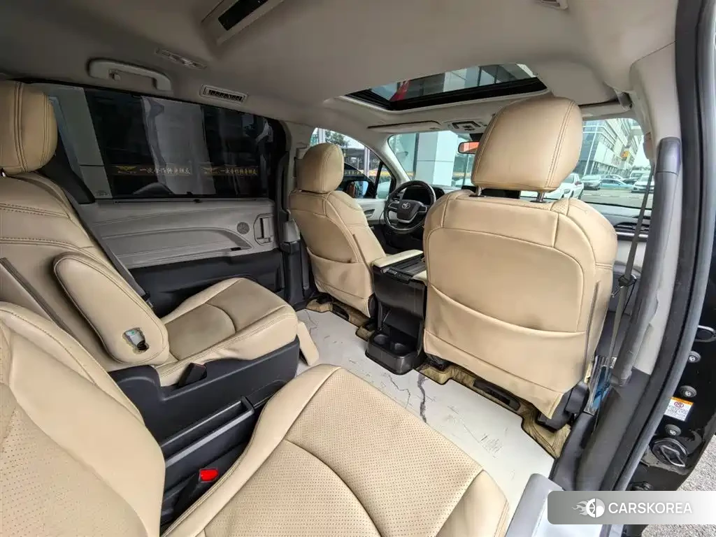 Toyota Sienna id 4622623 из Китая 7