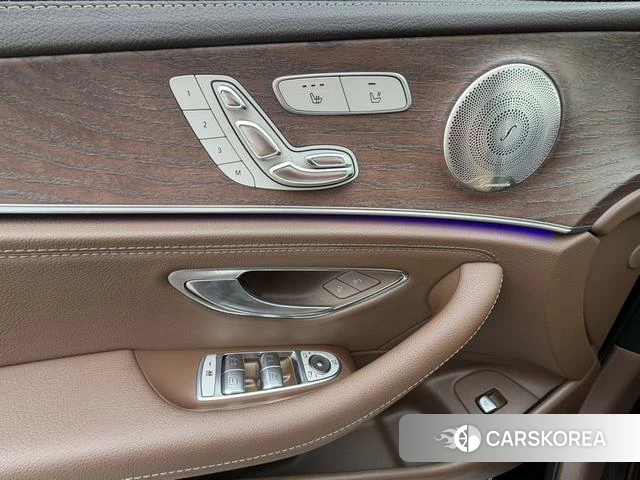 Mercedes-Benz E-class id 4336156 из Китая 19