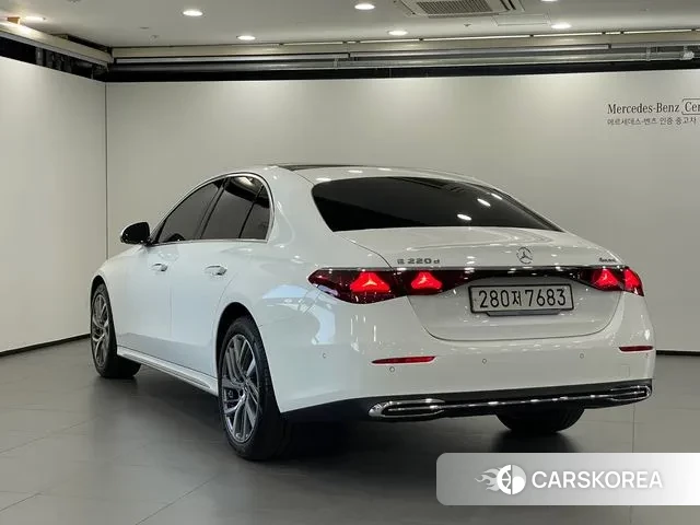 Mercedes-Benz E-Class W214 id 3057807 из Кореи 17