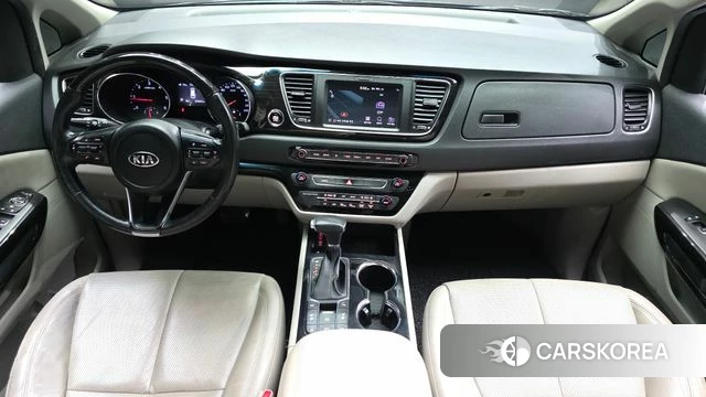 Kia The New Carnival id 4483286 из Кореи 17