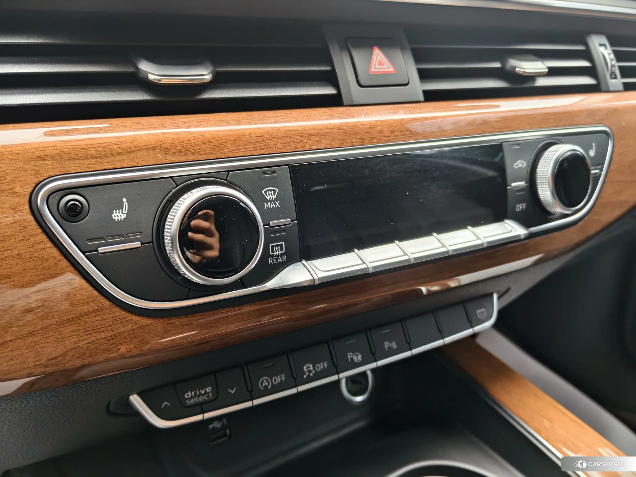 Audi A4L id 4441366 из Китая 9