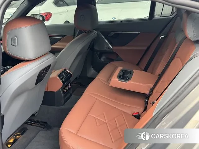 BMW 5 Series (G60) id 3415242 из Кореи 9