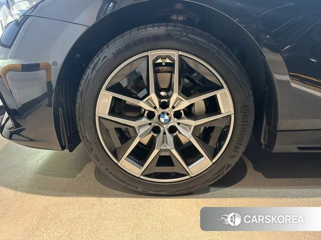 BMW 5 Series (G60) id 4670221 из Кореи 17