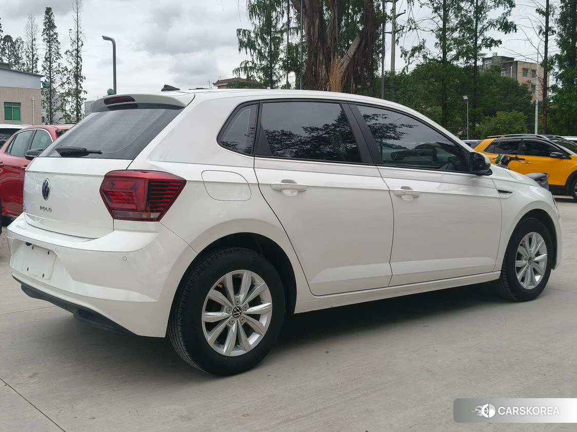 Volkswagen Polo id 4498969 из Китая 10