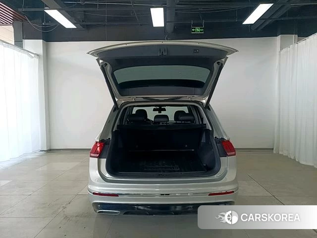 Volkswagen Tiguan L id 4314213 из Китая 17