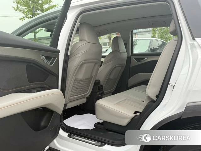 Audi Q5 e-tron id 4259760 из Китая 14