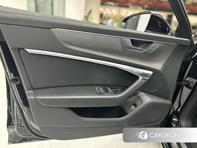 Audi A6L id 4260532 из Китая 17